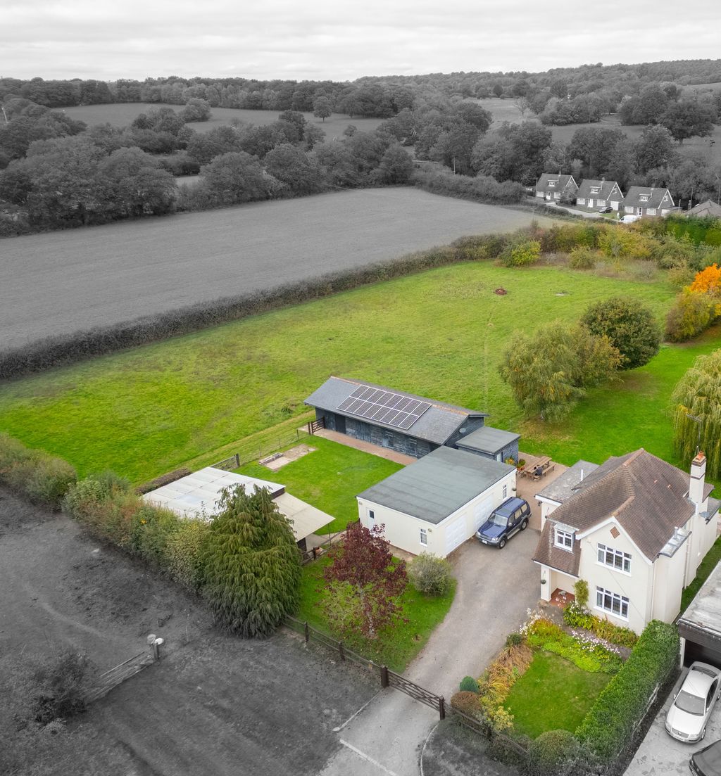 6 Rushton Avenue South Godstone